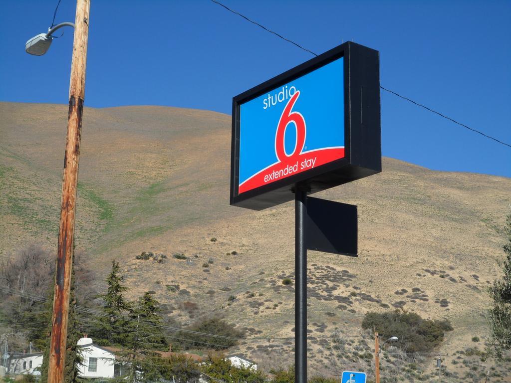 Econo Lodge Gorman Bagian luar foto