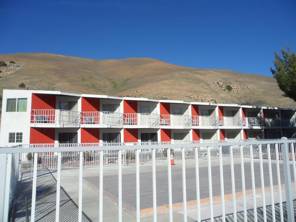 Econo Lodge Gorman Bagian luar foto