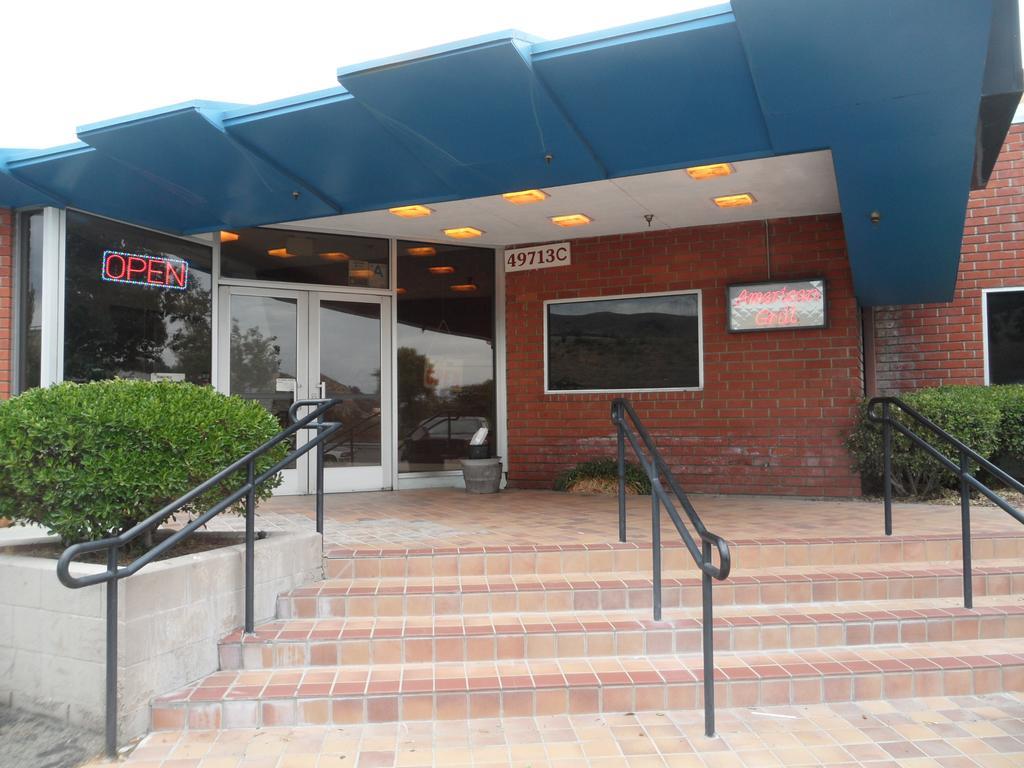 Econo Lodge Gorman Bagian luar foto