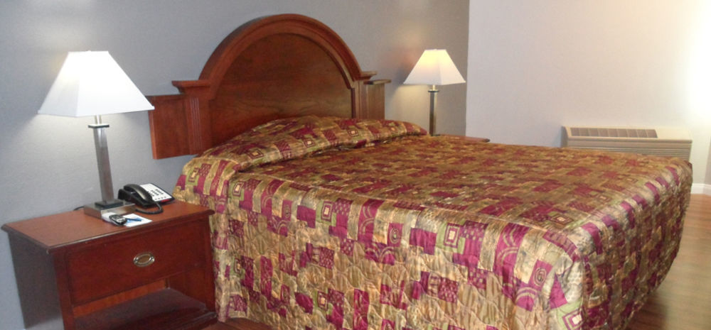 Econo Lodge Gorman Bagian luar foto