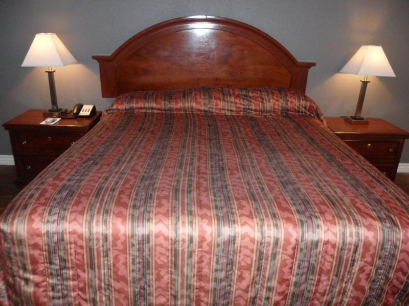 Econo Lodge Gorman Bagian luar foto