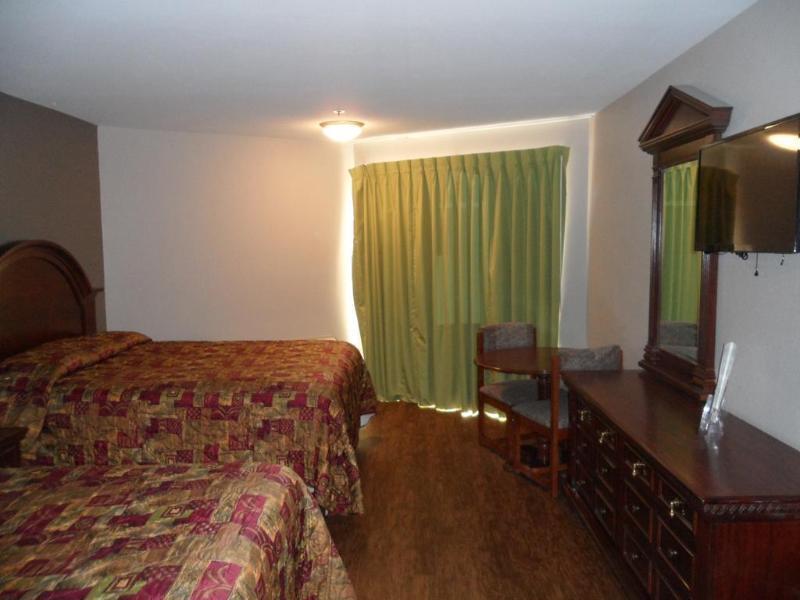 Econo Lodge Gorman Bagian luar foto