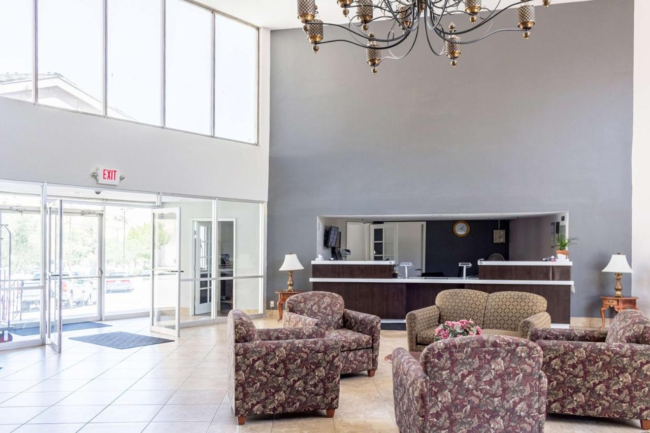 Econo Lodge Gorman Bagian luar foto