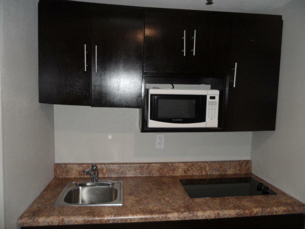 Econo Lodge Gorman Bagian luar foto