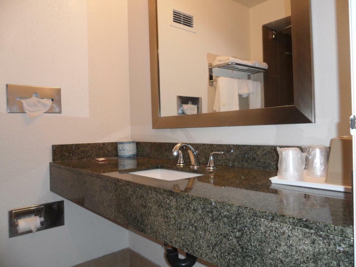 Econo Lodge Gorman Bagian luar foto
